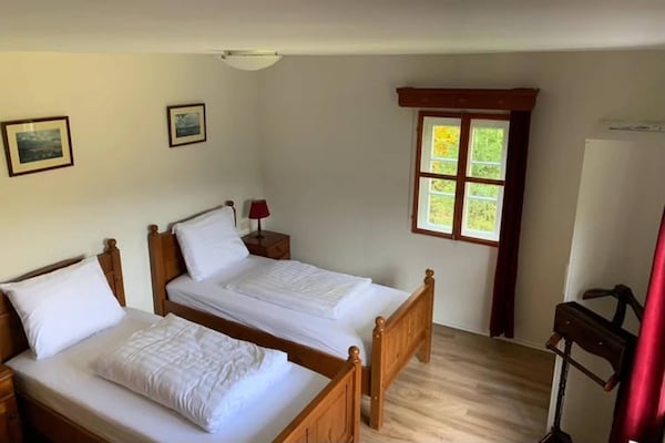 Foto van Charmant appartement met uitzicht op de bergen in Nordenau voor 6 personen - BedRoom
