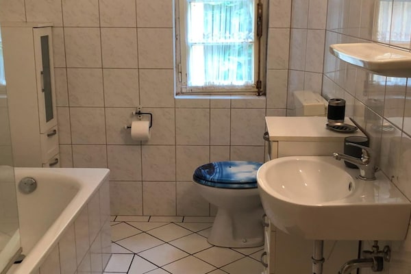 Foto van Charmant appartement met uitzicht op de bergen in Nordenau voor 6 personen - BathRoom