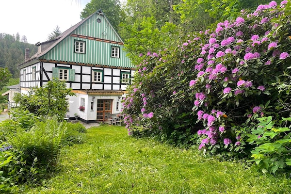 Foto van Charmant appartement met uitzicht op de bergen in Nordenau voor 6 personen - BedRoom