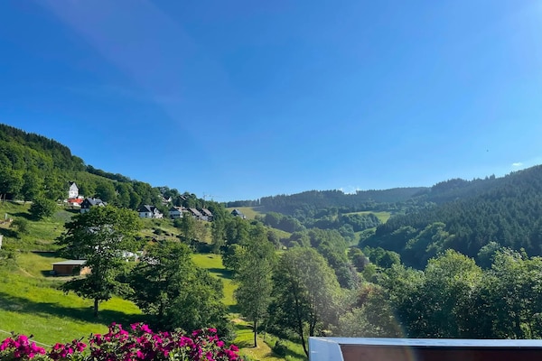 Foto van Gezellig appartement met uitzicht op de bergen in Nordenau voor 4 personen - ViewSummer
