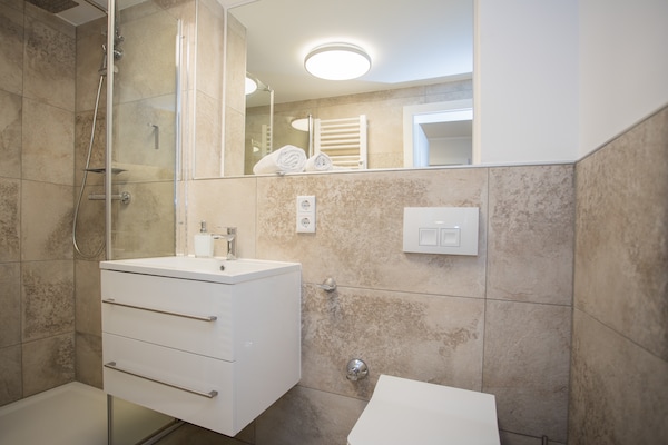 Foto van Modern appartement in Neuastenberg met balkon - Vakantiehuis in Winterberg - BathRoom