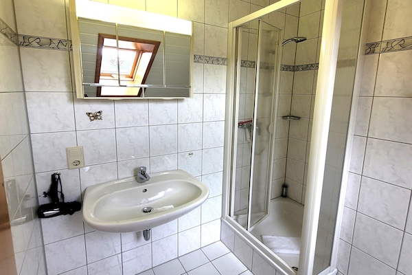 Foto van Winterberg Appartement vlakbij skipistes - Vakantiehuis in Winterberg - BathRoom
