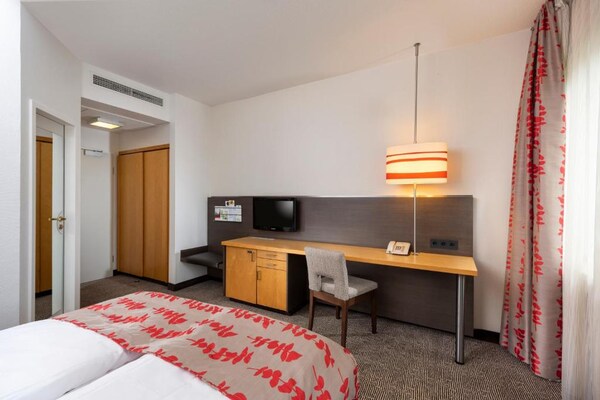 Foto van Sunday Hotel Frankfurt Airport Twin Kamer - Vakantiehuis in Neu-Isenburg - BedRoom