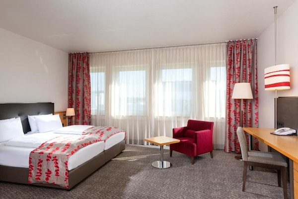 Foto van Sunday Hotel Frankfurt Airport Twin Kamer - Vakantiehuis in Neu-Isenburg - BedRoom