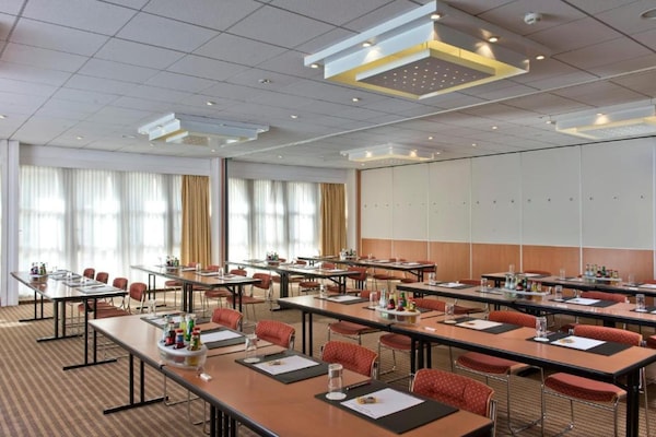 Foto van Sunday Hotel Saarbrücken Süd Driepersoonskamer - Vakantiehuis in Saarbrücken - HotelFacilitiesAndServices