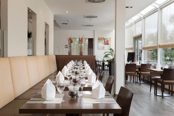 Foto van Sunday Hotel Saarbrücken Süd Driepersoonskamer - Vakantiehuis in Saarbrücken - HotelFacilitiesAndServices