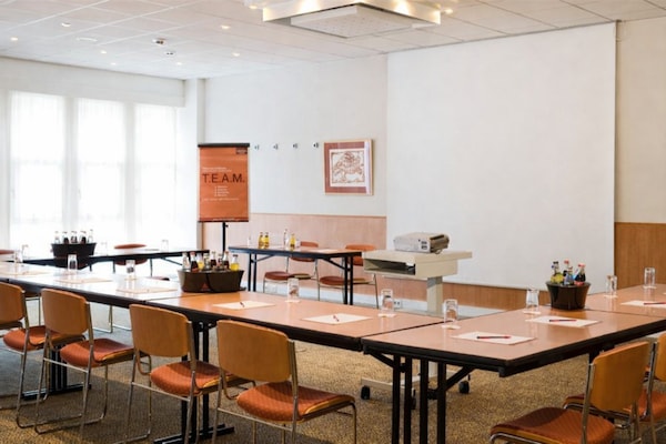 Foto van Sunday Hotel Saarbrücken Süd Driepersoonskamer - Vakantiehuis in Saarbrücken - HotelFacilitiesAndServices
