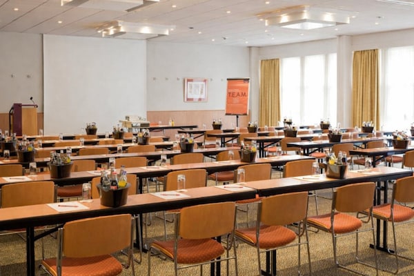 Foto van Sunday Hotel Saarbrücken Süd Driepersoonskamer - Vakantiehuis in Saarbrücken - HotelFacilitiesAndServices