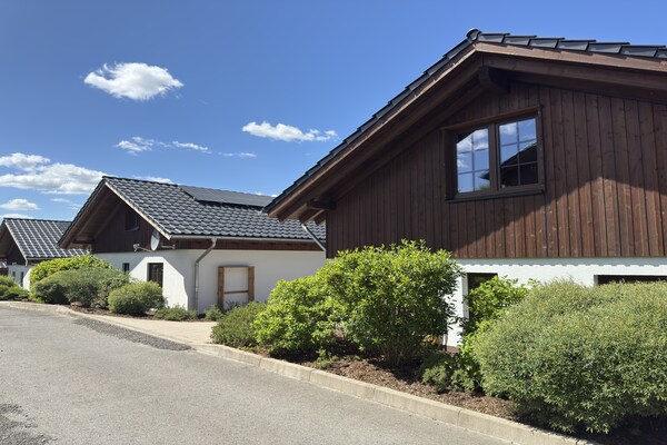 Foto van Chalets aan de Diemelsee in Heringhausen - Vakantiehuis in Heringhausen - ExteriorSummer