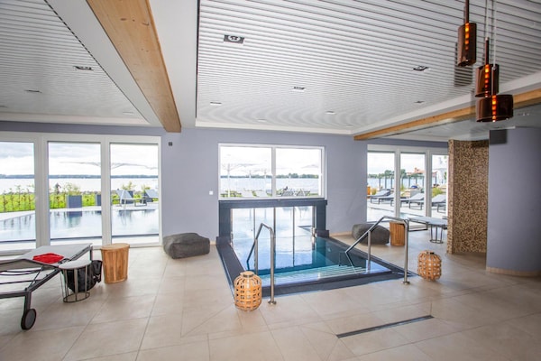 Foto van Appartementen in het Maremüritz Marina Resort - Vakantiehuis in Waren (Müritz) - Pool