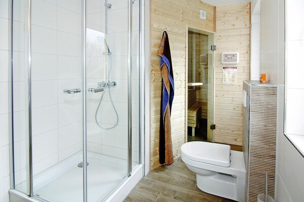 Foto van Huis in Vieregge aan de Breetzer Bodden - Vakantiehuis in Vieregge - BathRoom