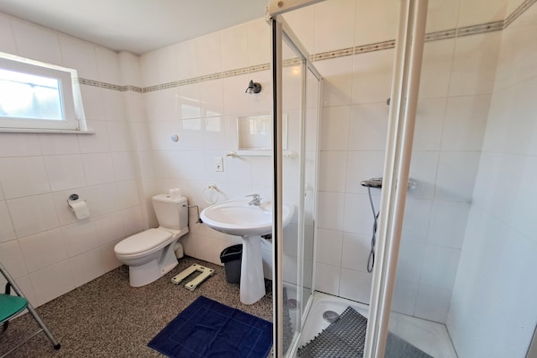 Foto van Huis in de Vogezen bij Kasteel Lichtenberg - Vakantiehuis in Reipertswiller - BathRoom
