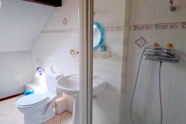Foto van Huis in de Vogezen bij Kasteel Lichtenberg - Vakantiehuis in Reipertswiller - BathRoom