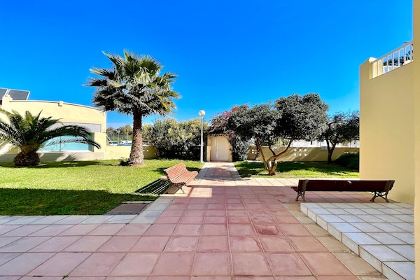 Foto van Appartement bij Roquetas Beach - Vakantiehuis in Roquetas de Mar - ExteriorSummer