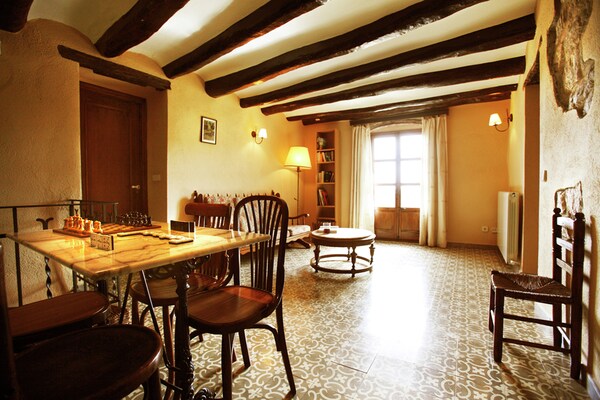 Foto van Landhuis in La Llacuna met zwembad en uitzicht - Vakantiehuis in La Llacuna - Landing