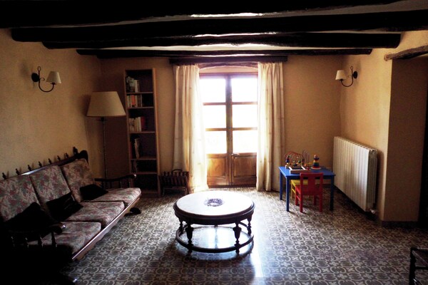 Foto van Landhuis in La Llacuna met zwembad en uitzicht - Vakantiehuis in La Llacuna - Landing