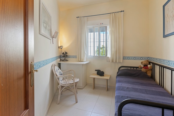 Foto van Villa aan het zwembad aan de Costa de la Luz - Vakantiehuis in Sanlúcar de Barrameda - BedRoom