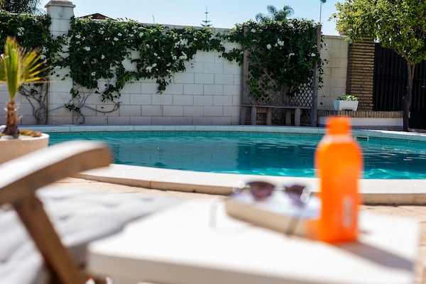 Foto van Villa aan het zwembad aan de Costa de la Luz - Vakantiehuis in Sanlúcar de Barrameda - Ambiance
