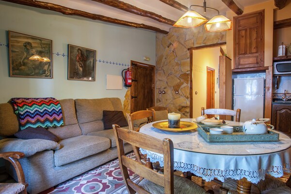 Foto van Cottage in Rute met zwembad en uitzicht - Vakantiehuis in Rute - DiningRoom