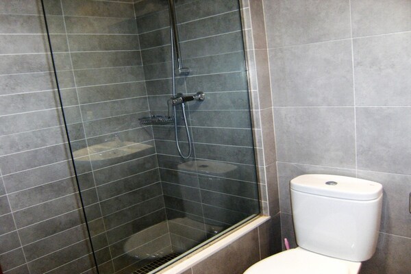 Foto van Appartement voor 5 personen met tuin - Vakantiehuis in Estartit - BathRoom