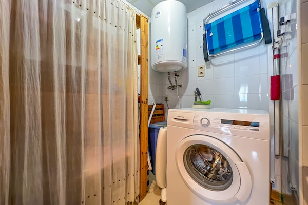 Foto van Appartement in Fenals bij Strand & Zoutwaterbad - Vakantiehuis in Lloret de Mar - BathRoom