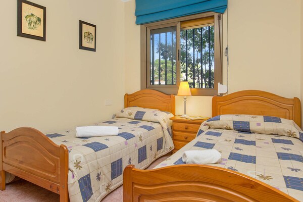 Foto van Villa vlakbij het strand in Lloret de Mar - Vakantiehuis in Vidreres - BedRoom