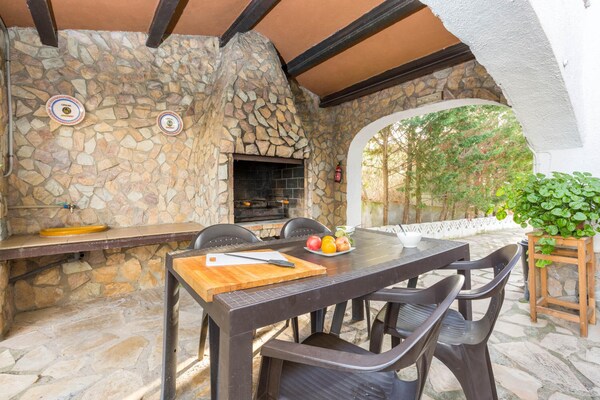 Foto van Villa vlakbij het strand in Lloret de Mar - Vakantiehuis in Vidreres - DiningRoom