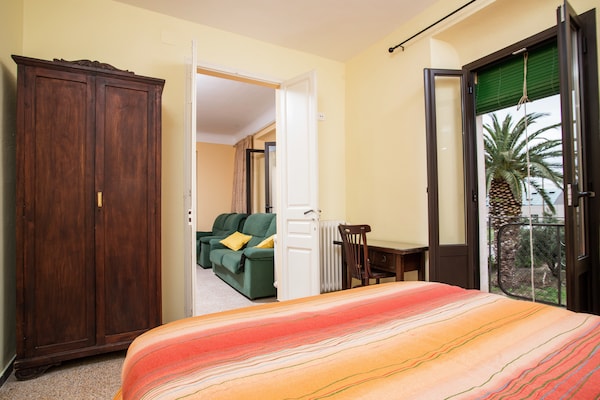 Foto van Vakantiehuis in St Pere Pescador met Zwembad - Vakantiehuis in Sant Pere Pescador - BedRoom