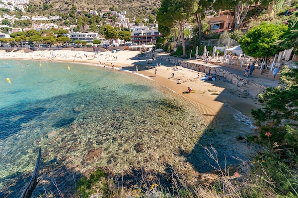 Foto van Vakantiehuis in St Pere Pescador met Zwembad - Vakantiehuis in Sant Pere Pescador - AreaSummer20KM