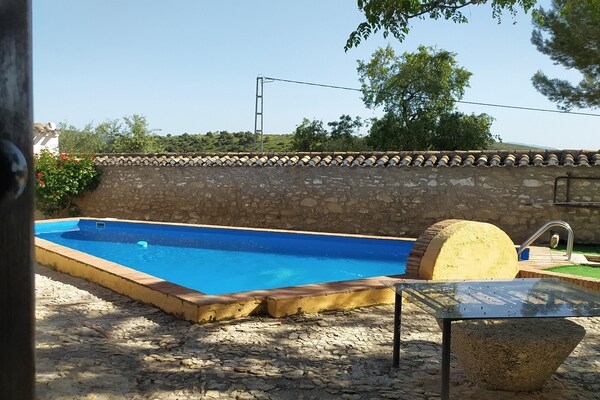 Foto van Boerderij bij Iznajar Meer - Vakantiehuis in Fuentes de Cesna - PoolOfHouse