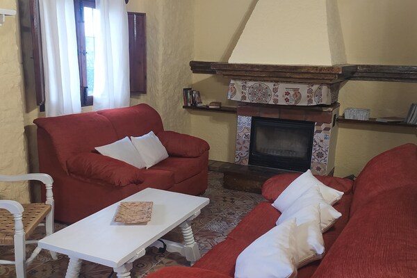 Foto van Boerderij bij Iznajar Meer - Vakantiehuis in Fuentes de Cesna - LivingRoom