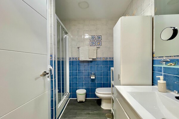 Foto van Appartement in Torremolinos bij Strand - Vakantiehuis in Torremolinos - BathRoom