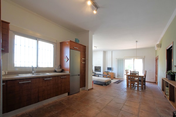 Foto van Villaverblijf met zeezicht - Vakantiehuis in Arenas - DiningRoom