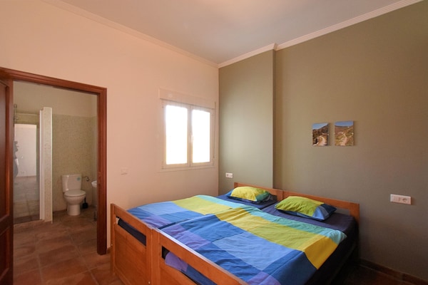 Foto van Villaverblijf met zeezicht - Vakantiehuis in Arenas - BedRoom