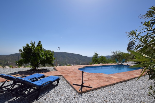 Foto van Villaverblijf met zeezicht - Vakantiehuis in Arenas - PoolOfHouse