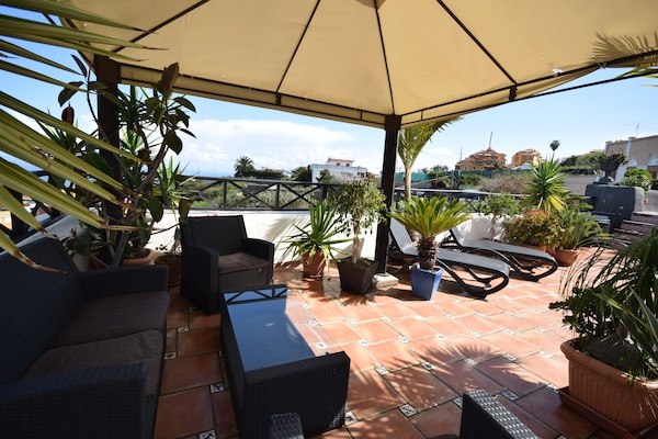 Foto van Appartement met zeezicht, alleen voor volwassenen. - TerraceBalcony