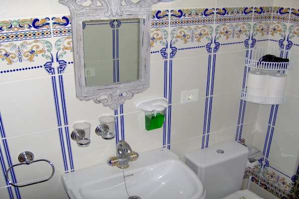 Foto van Appartement vlakbij zee, alleen voor volwassenen. - Vakantiehuis in Icod de los Vinos, Tenerife - BathRoom