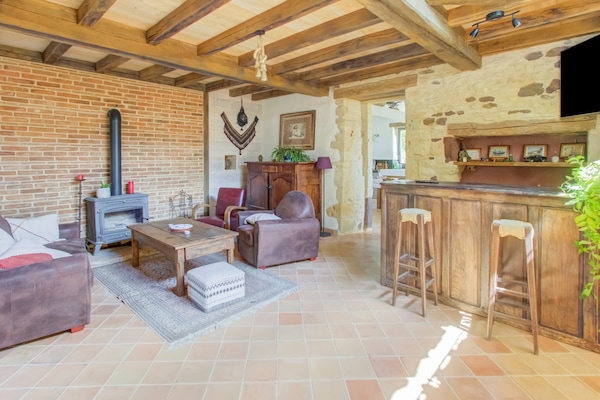 Foto van Vakantiehuis in Mazeyrolles met tuin - Vakantiehuis in Mazeyrolles - DiningRoom