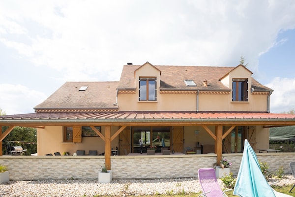Foto van Leuke villa in Nabirat met een privézwembad - Vakantiehuis in NABIRAT - ExteriorSummer