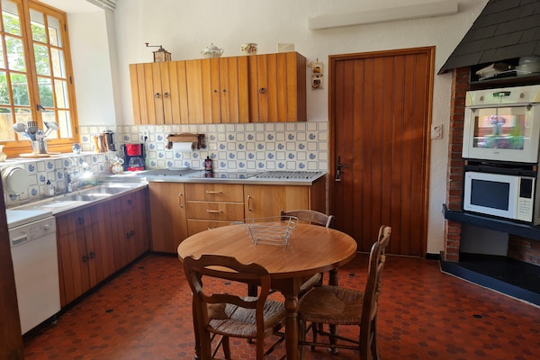 Foto van Vakantiehuis Vault-de-Lugny bij bos - Vakantiehuis in Vault de Lugny - Kitchen
