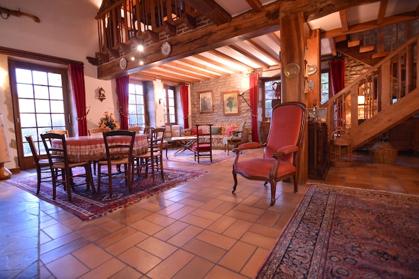 Foto van Vakantiehuis Vault-de-Lugny bij bos - Vakantiehuis in Vault de Lugny - Ambiance