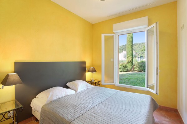 Foto van Appartement in Gréoux-Les-Bains bij meren - Vakantiehuis in Gréoux-les-Bains - BedRoom