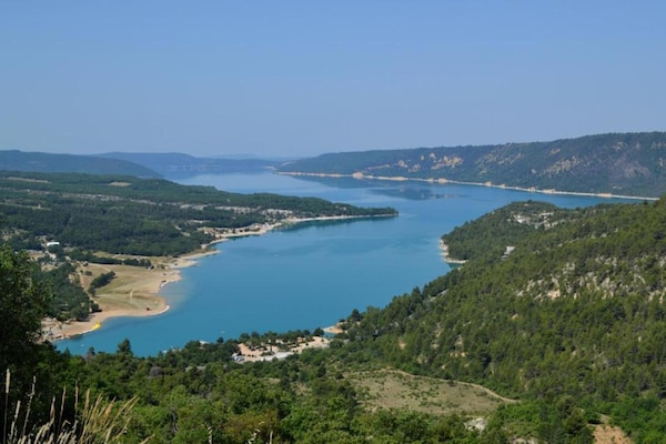 Foto van Appartement in Gréoux-Les-Bains bij meren - Vakantiehuis in Gréoux-les-Bains - AreaSummer20KM