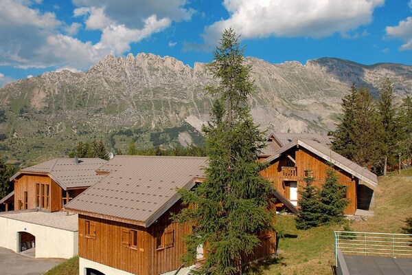 Foto van Chalet in Frankrijk bij Skipistes - Vakantiehuis in Le Dévoluy - ExteriorSummer