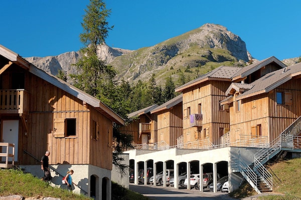 Foto van Chalet in Frankrijk bij Skipistes - Vakantiehuis in Le Dévoluy - ExteriorSummer