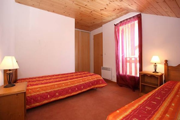 Foto van Chalet in Frankrijk bij Skipistes - Vakantiehuis in Le Dévoluy - BedRoom