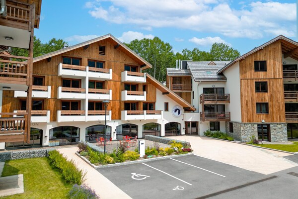 Foto van Appartement in Chantemerle bij Serre-Chevalier - Vakantiehuis in Saint Chaffrey - ExteriorSummer