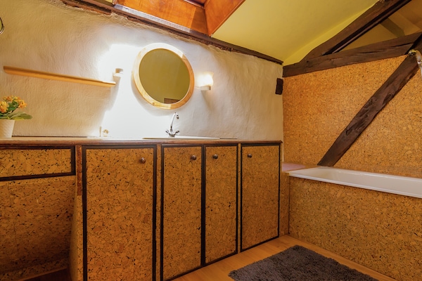 Foto van Ruime boerderij met zwembad - Vakantiehuis in Nantheuil - BathRoom