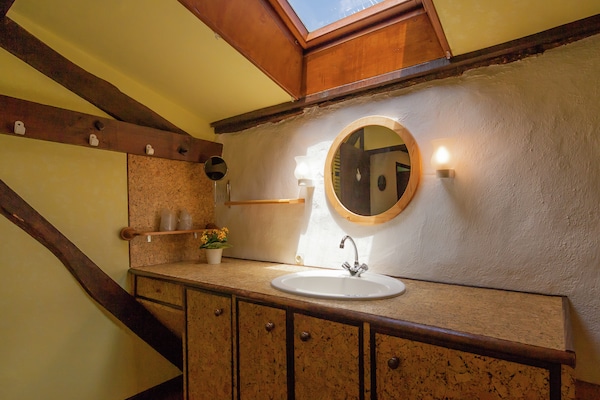 Foto van Ruime boerderij met zwembad - Vakantiehuis in Nantheuil - BathRoom
