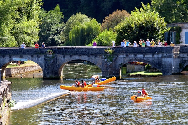 Foto van Ruime boerderij met zwembad - Vakantiehuis in Nantheuil - AreaSummer20KM